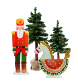 Kolli: 1 Fir trees, nutcracker & rocking horse