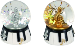 Kolli: 24 Glass snow globe