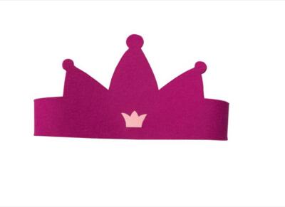 Kolli: 1 Crown Princess, wool felt