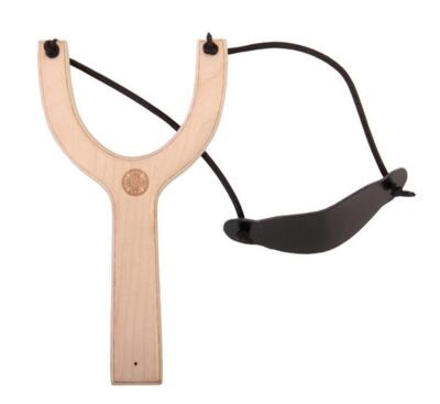 Kolli: 1 Slingshot with 10 wadded "bullets"